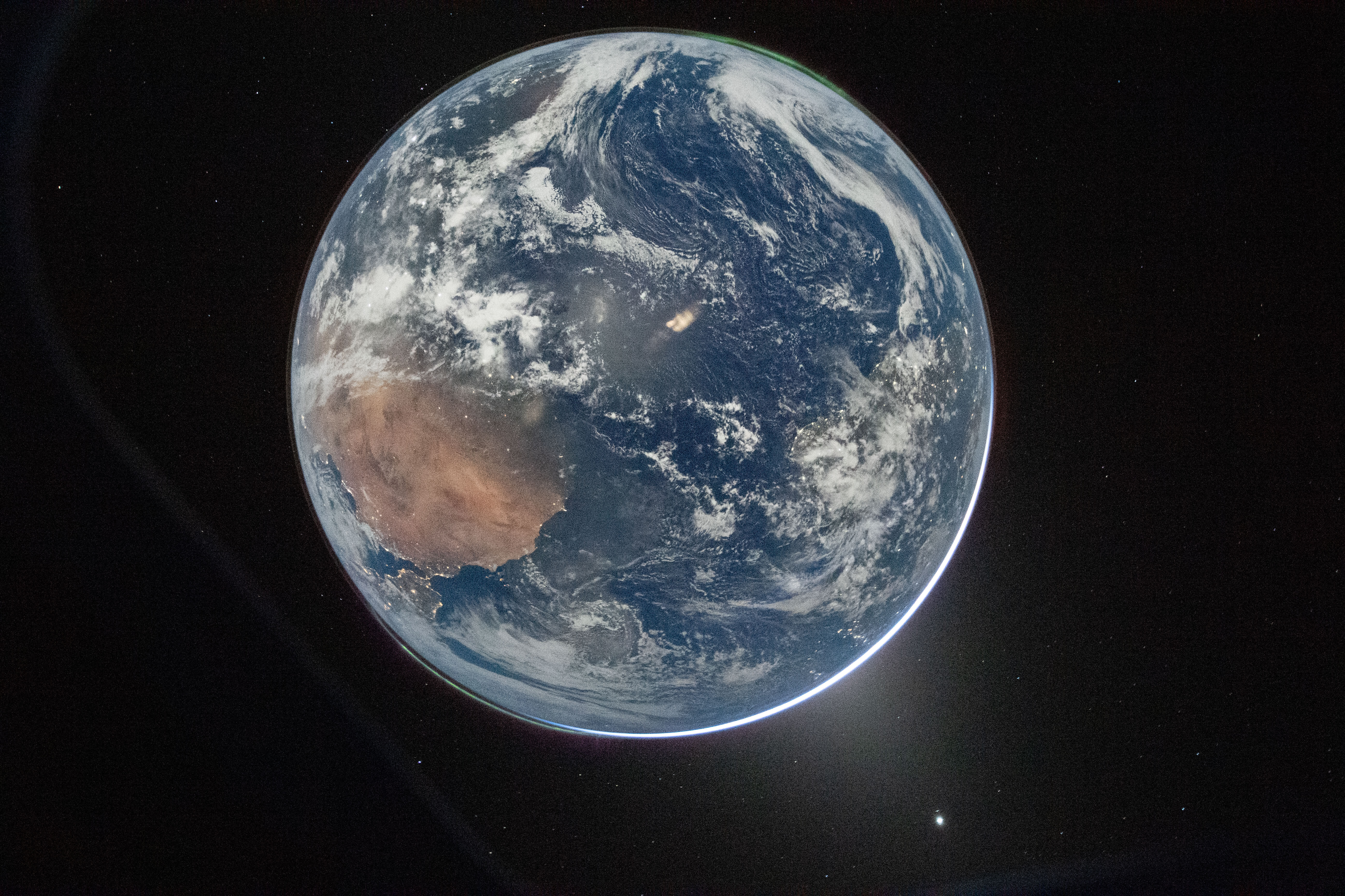 earth-nasa-artemis-ii-april-2026.jpg